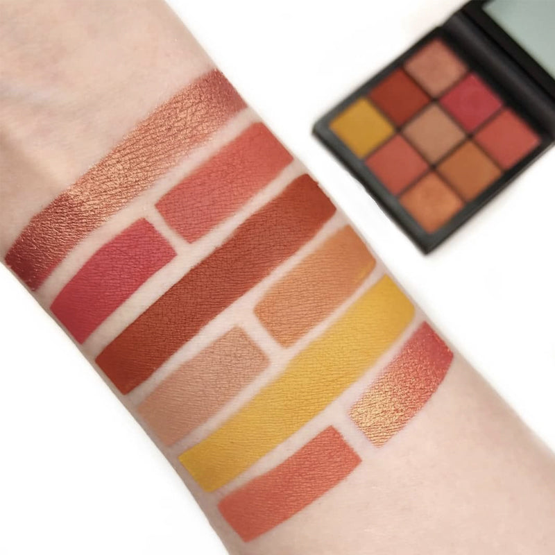 Huda Beauty coral obsessions eyeshadow palette