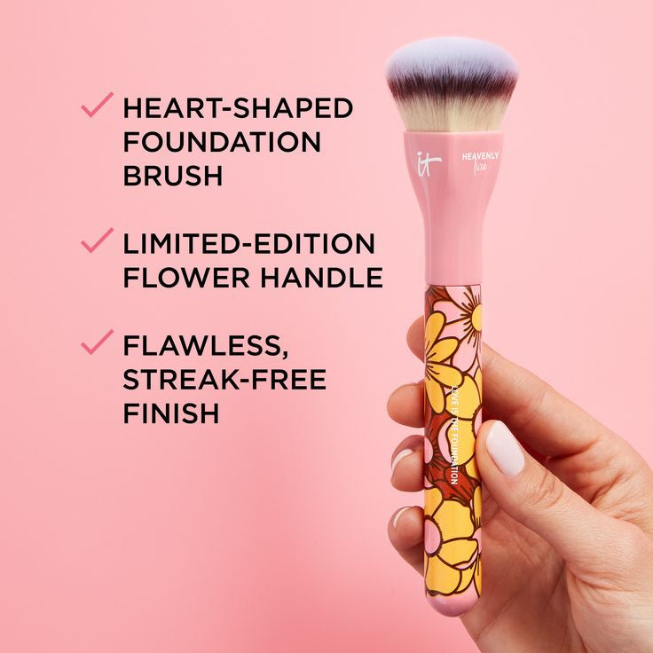 It Cosmetics Heavenly Luxe Flower Power Foundation Brush