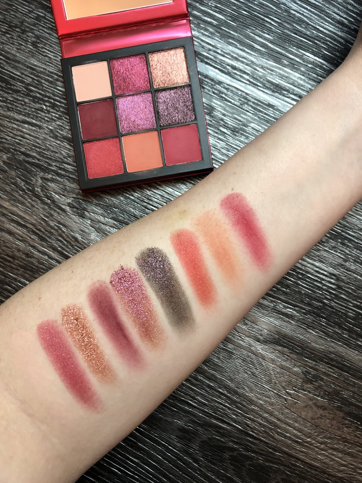 Huda Beauty ruby eyeshadow palette