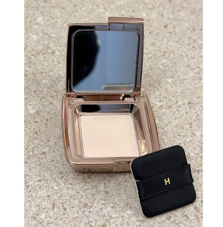 Hourglass Vanished Airbrush Pressed Powder