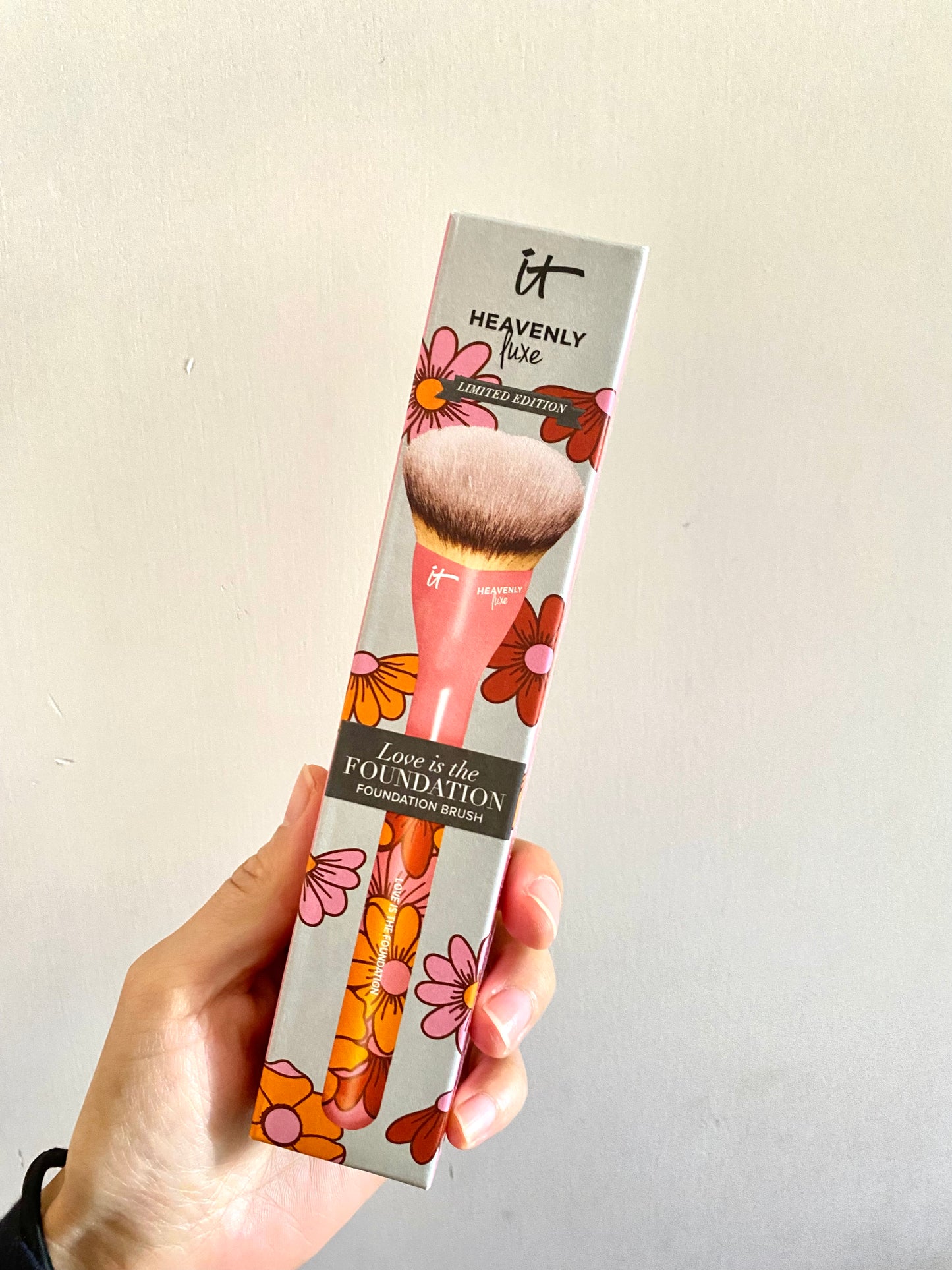 It Cosmetics Heavenly Luxe Flower Power Foundation Brush